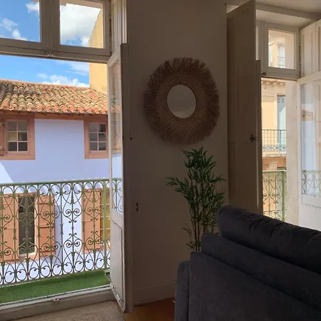 Le Petit Balcon De Verdun - Centre Apartment *