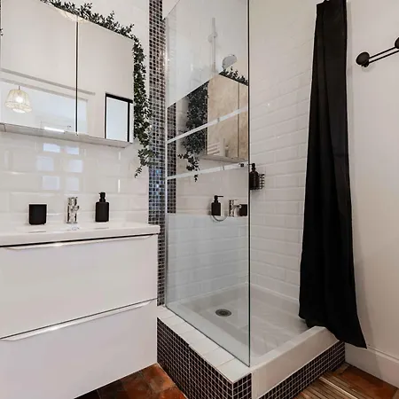 Le Petit Balcon De Verdun - Charme Francais, Central, Balcon, Equipe * Carcassonne