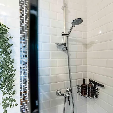 Le Petit Balcon De Verdun - Charme Francais, Central, Balcon, Equipe Apartmán