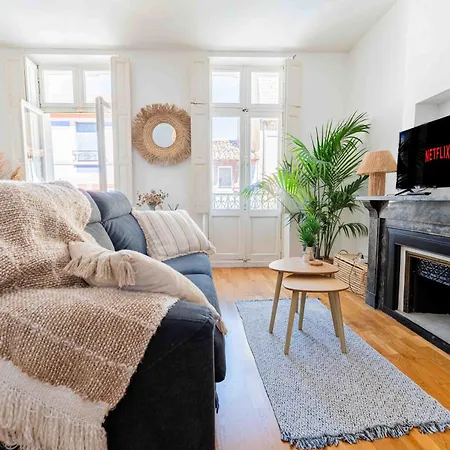 Le Petit Balcon De Verdun - Charme Francais, Central, Balcon, Equipe Apartmán